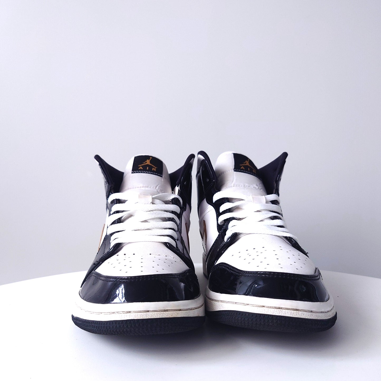 NIKE AIR JORDAN 1 MID PATENT BLACK 日本未発売