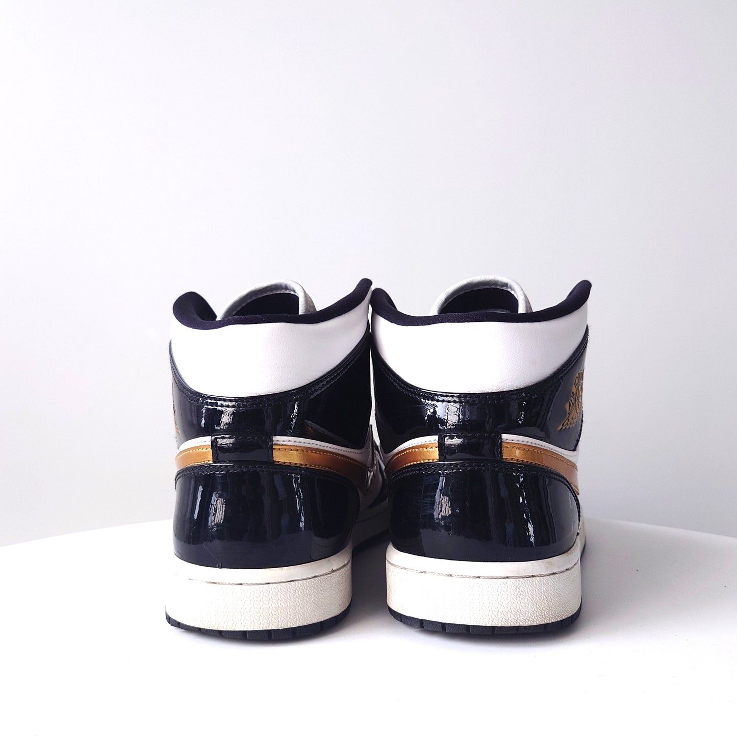 NIKE AIR JORDAN 1 MID PATENT BLACK 日本未発売