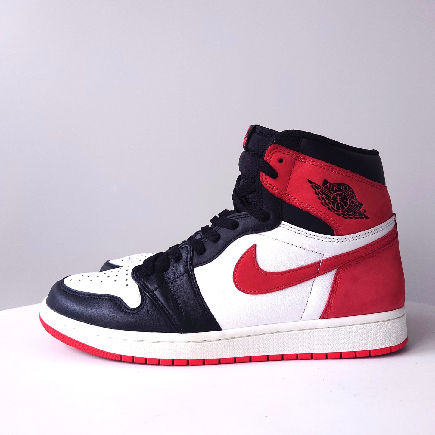 NIKE AIR JORDAN 1 RETRO HIGH OG TrackRed
