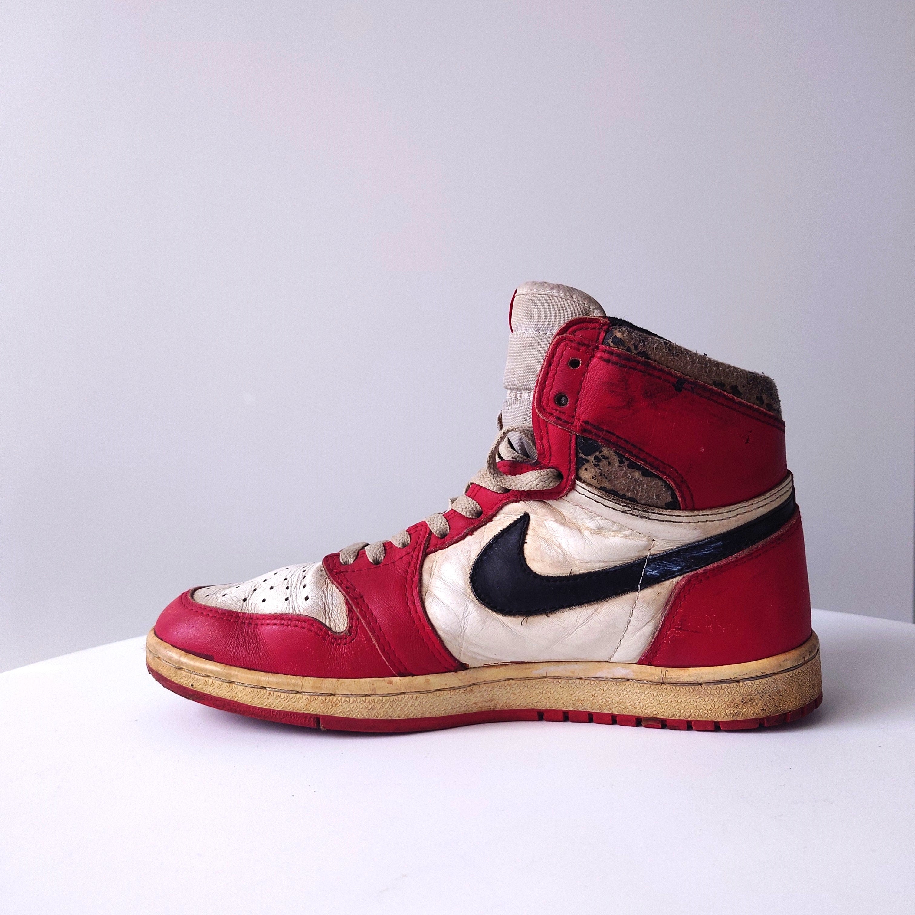 ナイキ エアジョーダン1 OG シカゴ 1985AIRJORDAN1