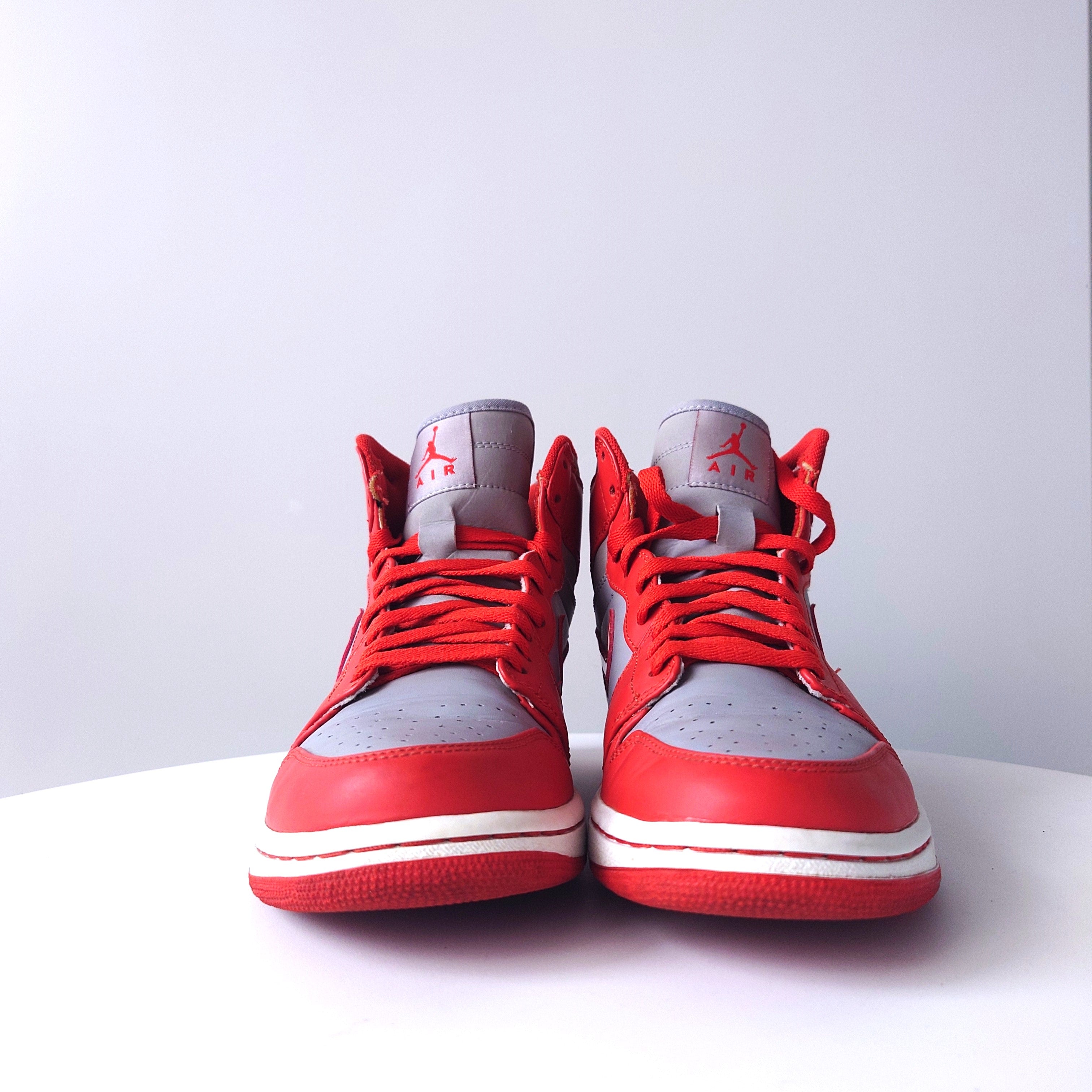 NIKE AIR JORDAN 1 RETRO HIGH ネバタ